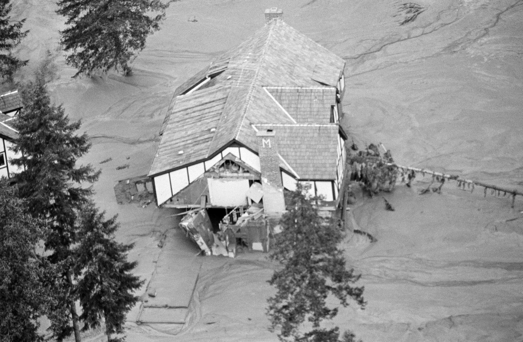 May 19, 1980: Eruption triggers mudslides, flooding